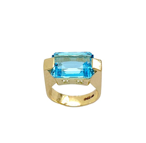 Blue Topaz Gold Kiss Ring