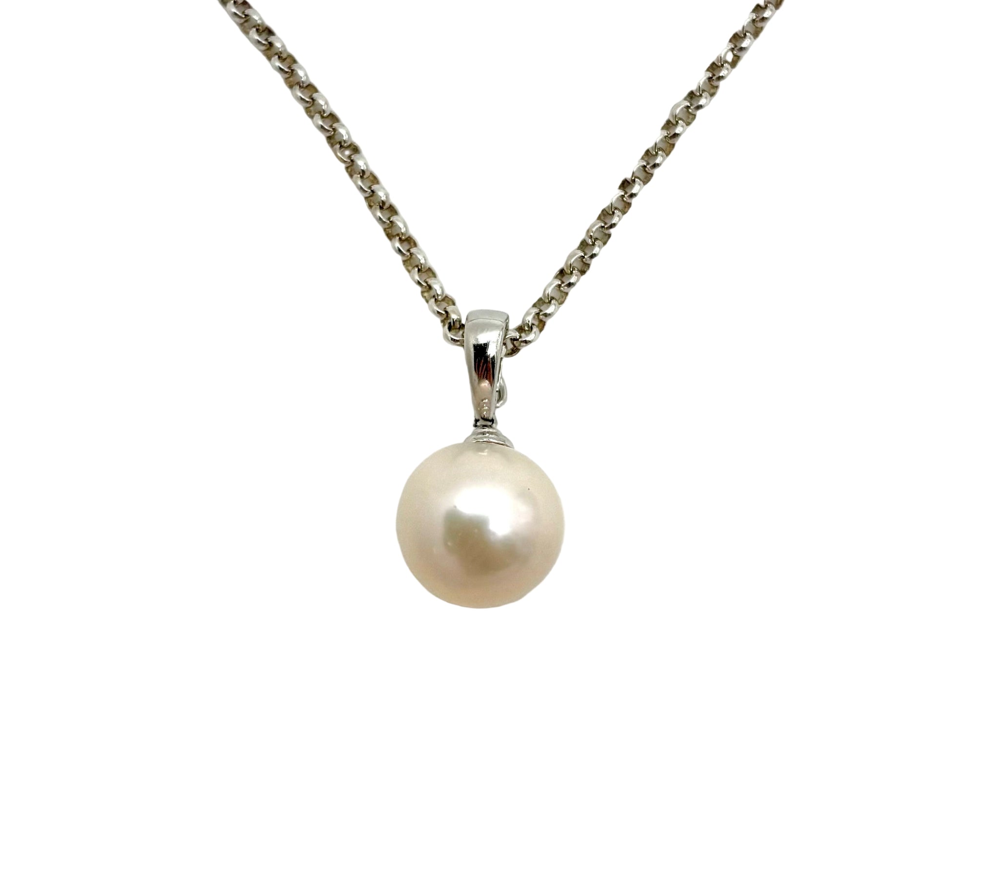 Round Pearl Pendant